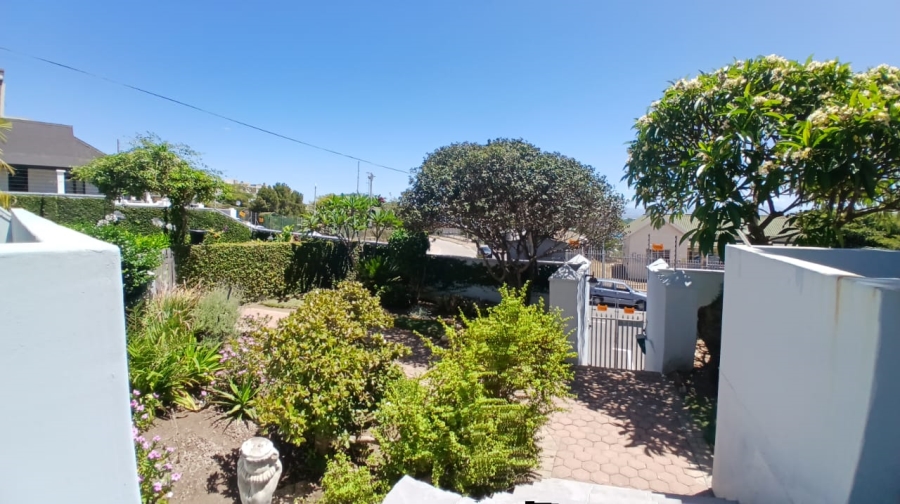 2 Bedroom Property for Sale in Mossel Bay Central Western Cape